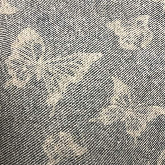 High Rise Tapered Leg Mom Jean Butterfly Print Light Blue Wash Cotton:On Size 8 - Picture 4 of 12
